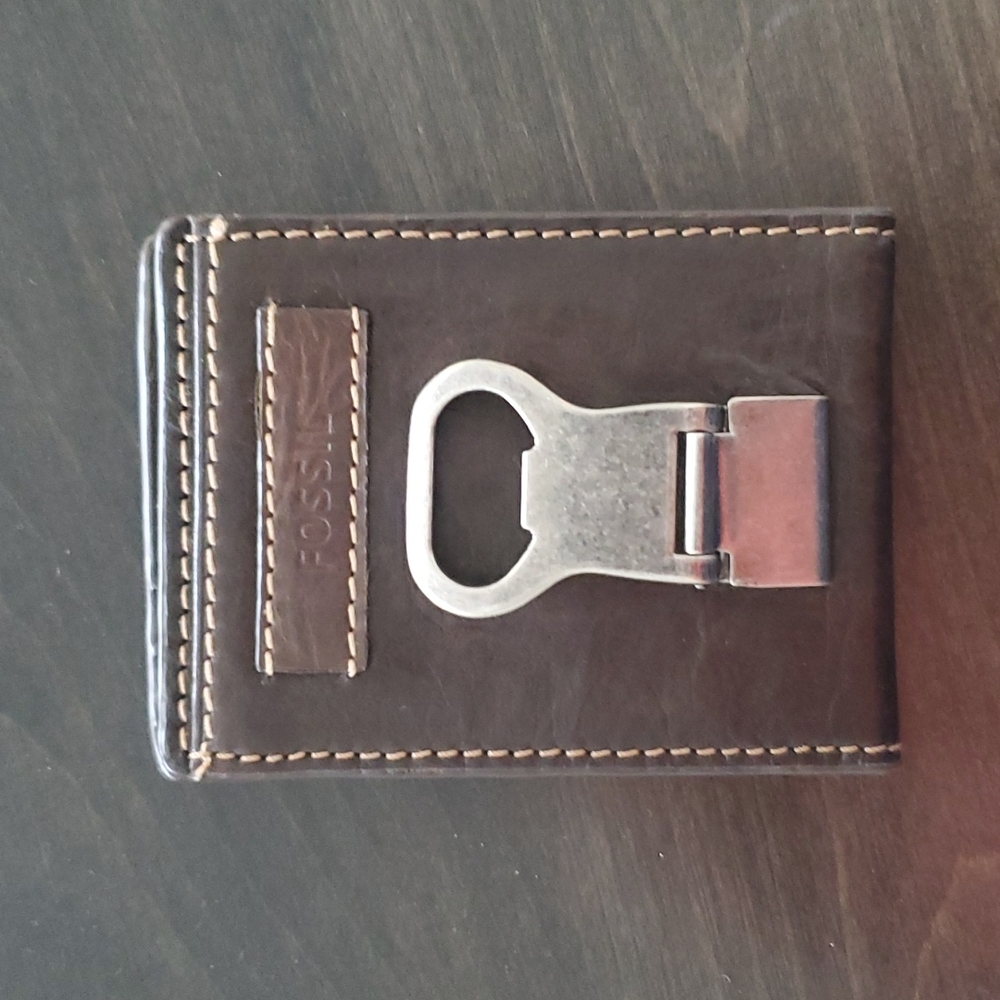 Mens Fossil wallet with metal money clip